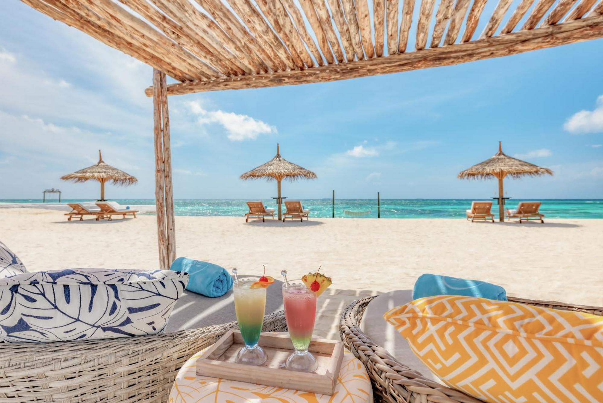 Ozen Life Maadhoo Hotel Maadhoo  ภายนอก รูปภาพ