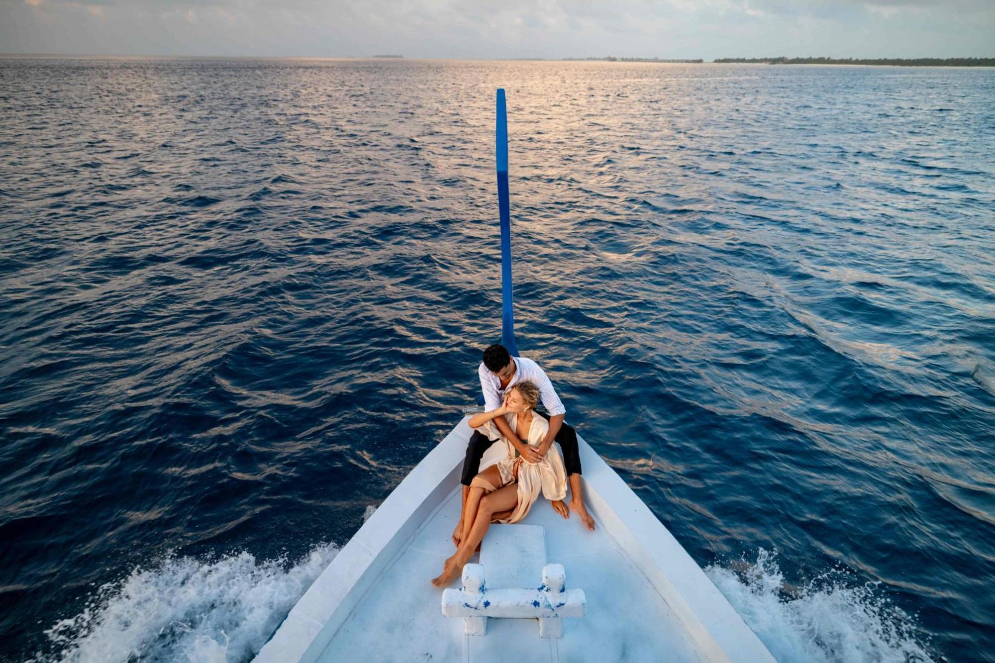 Ozen Life Maadhoo Hotel Maadhoo  ภายนอก รูปภาพ