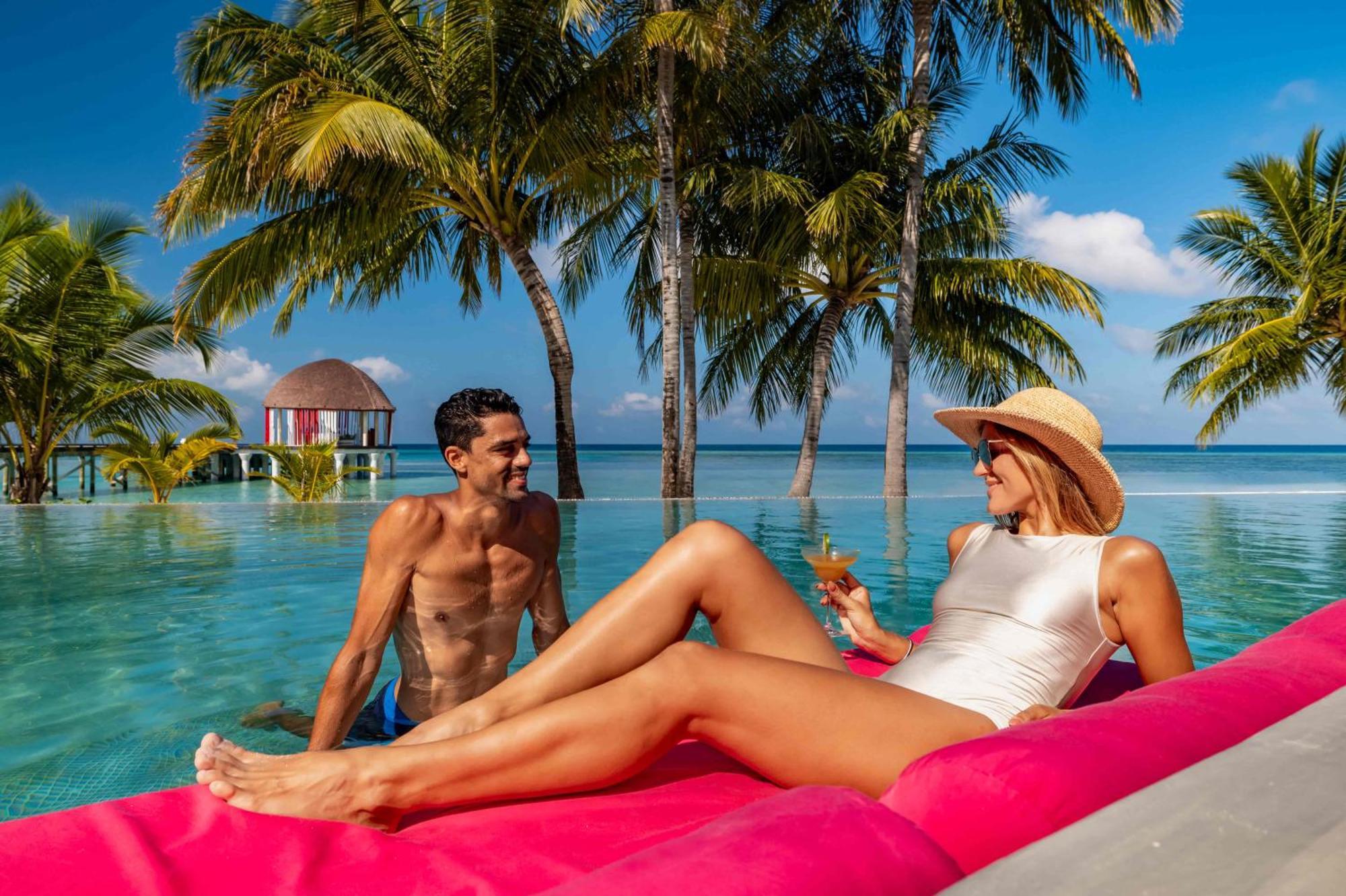 Ozen Life Maadhoo Hotel Maadhoo  ภายนอก รูปภาพ