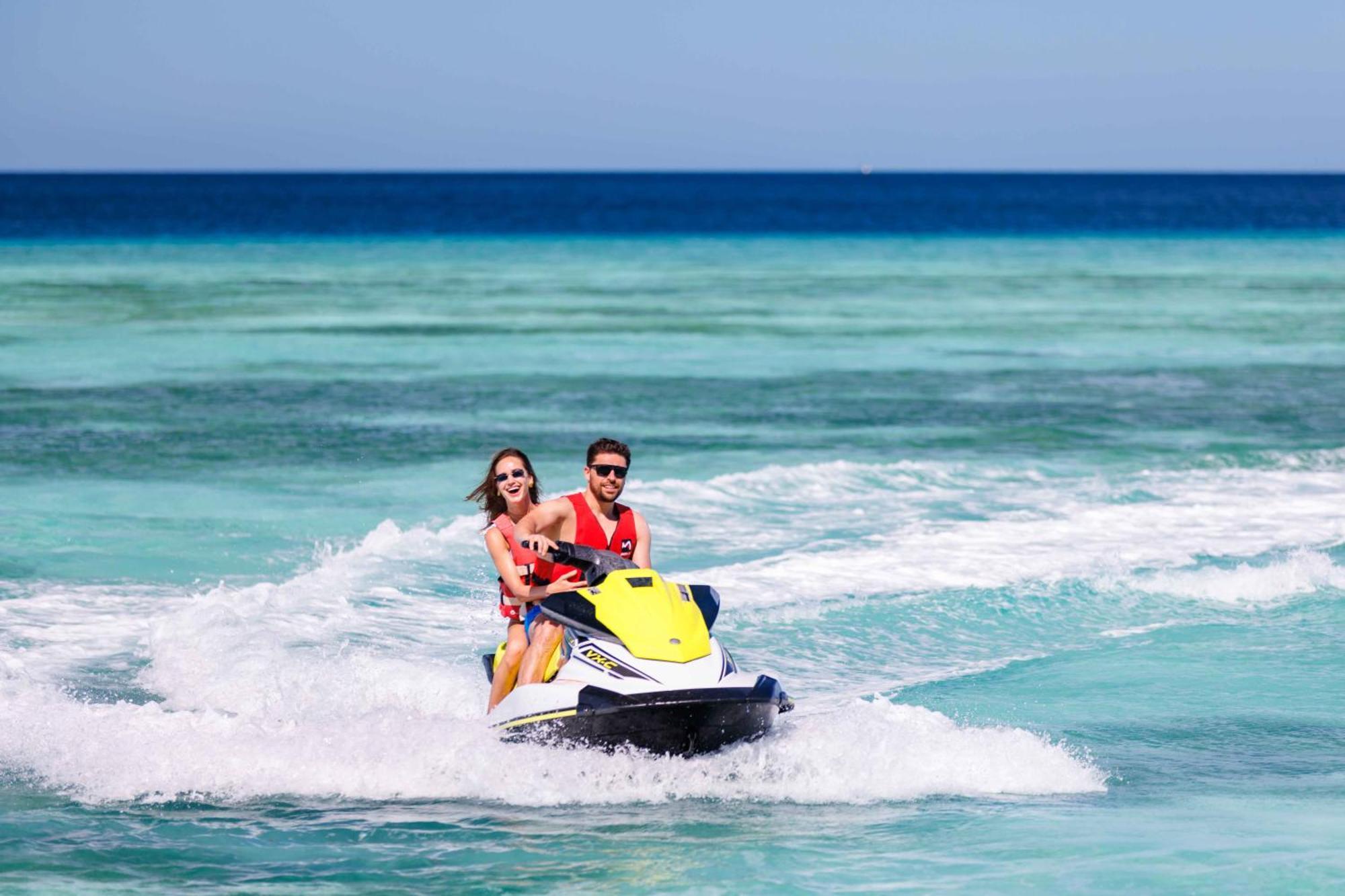 Ozen Life Maadhoo Hotel Maadhoo  ภายนอก รูปภาพ